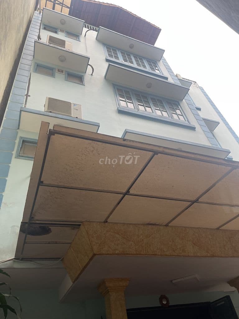 Cần bán nhà 4,5 tầng - Vị trí đắc địa,Trung tâm Làng Hoa Ngọc Hà
