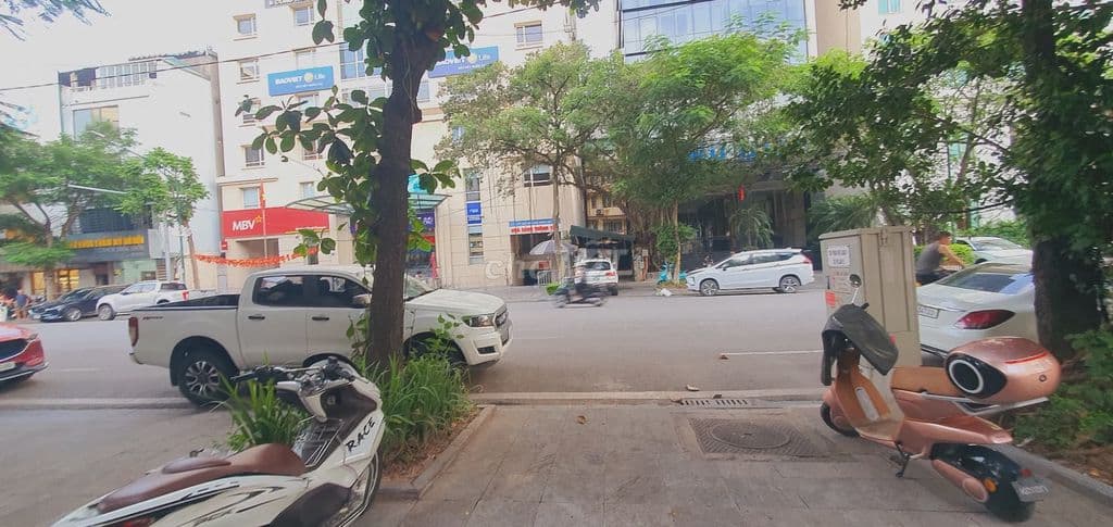 Bán nhà Mặt Phố TRẦN HƯNG ĐẠO, DT 212m2 3T LÔ GÓC -VỈA HÈ bán 85tỷ