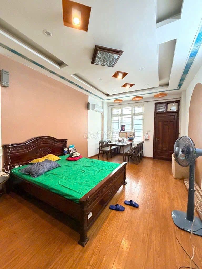 Chính chủ Bán nhà 45m2, 05 tầng, Mặt tiền 4,5M Sổ đỏ lâu dài Cầu Giấy - Ảnh 3