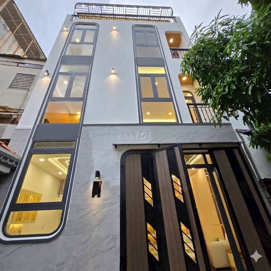 Nhà siêu đẹp Âu Dương Lân, P.3, Q.8, 5,5 X 6,5m, 4 tầng, giá 6 tỷ 95.