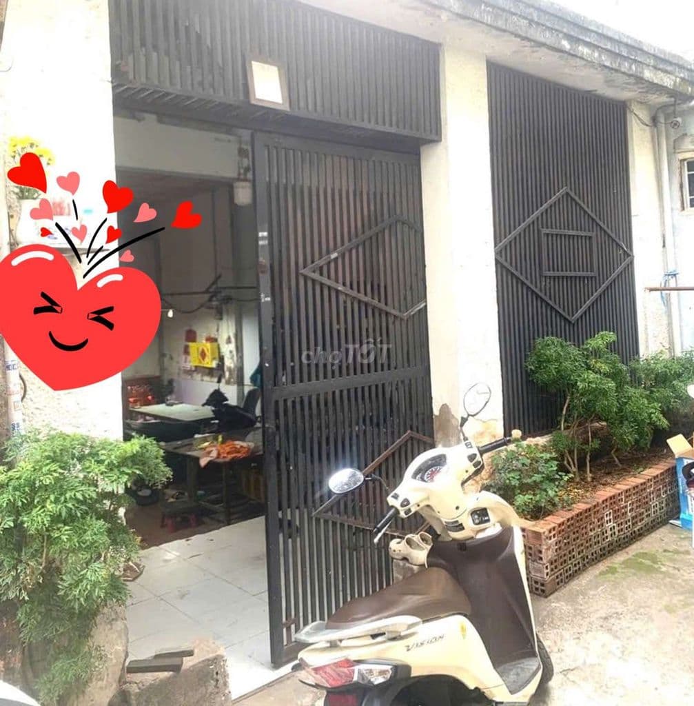 Nhà Đường Phan Văn Hớn, Ngang 5 dài 17.5m, đang cho thuê làm xưởng may