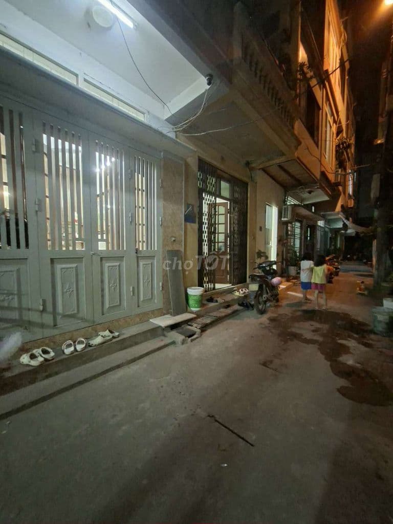 bán nhà đường trần phú - không quy hoạch, gần phố, ô tô tránh, 4 ngủ.