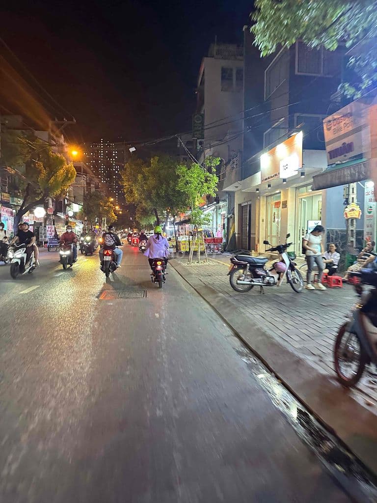 BÁN NHÀ MẶT TIỀN KINH DOANH ĐƯỜNG TẠ QUANG BỬU P3 Q8 NGAY PARCMALL