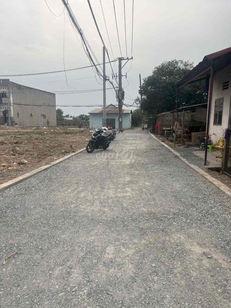 1 Lô đất hem kênh tiêu Bà Điểm