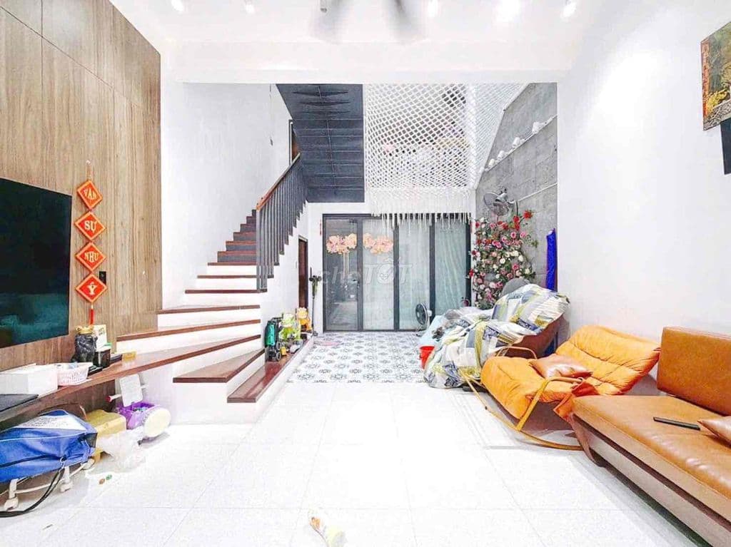 Nhà 4 Tầng xe hơi ngủ trong nhà - Ảnh 2