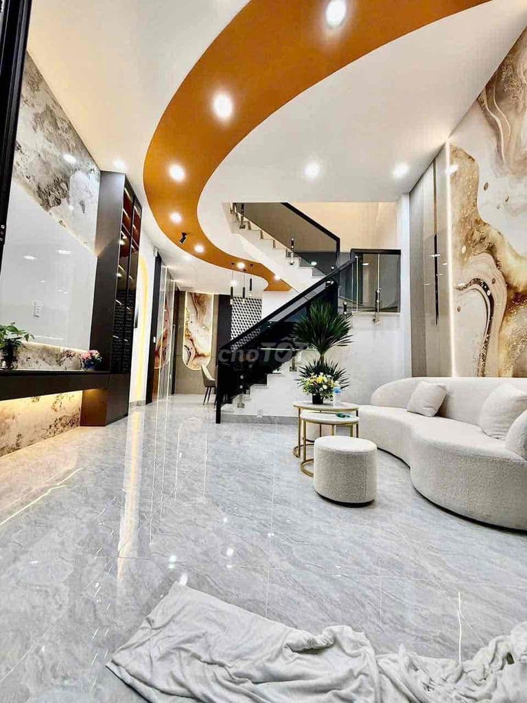 Hơn 4 tỷ nhà đẹp DT nở hậu 5.5m đường Tô Ký ngay phần mềm Quang Trung - Ảnh 2
