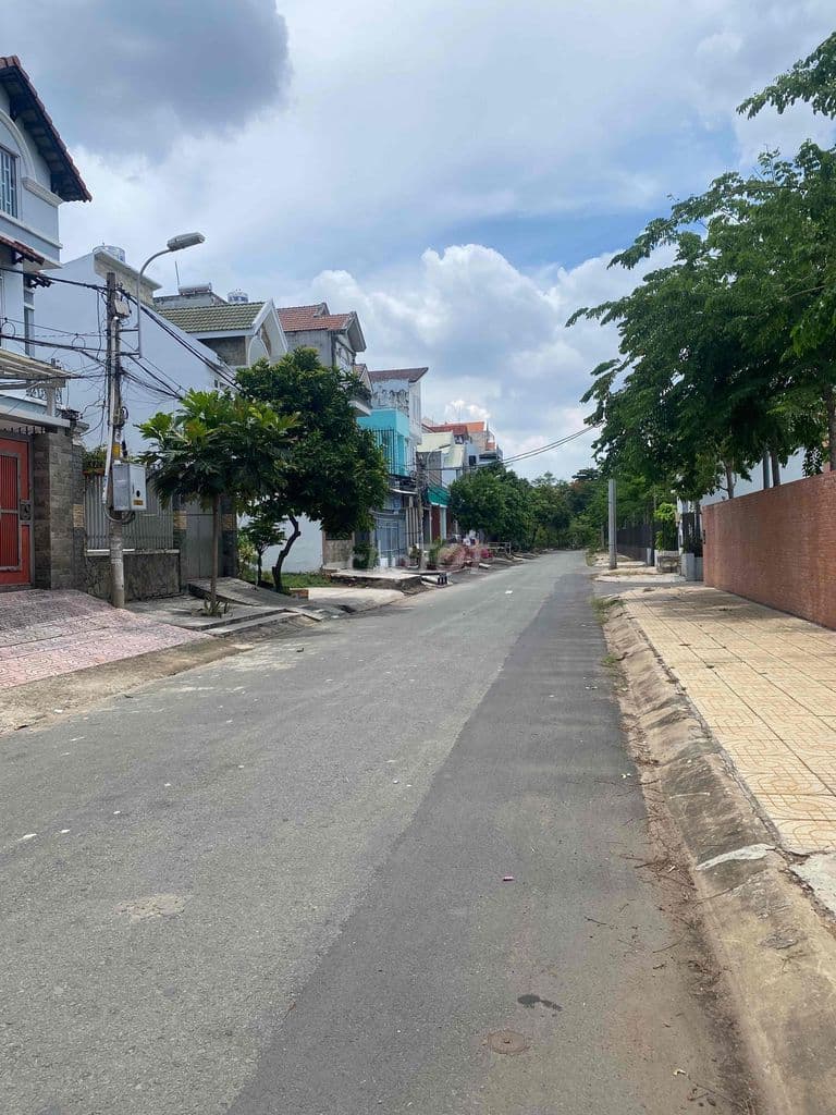 Bán biệt thự 3 tầng, ngang 7m, KDC Phong Phú 5 ngay bến xe Q8, - Ảnh 2
