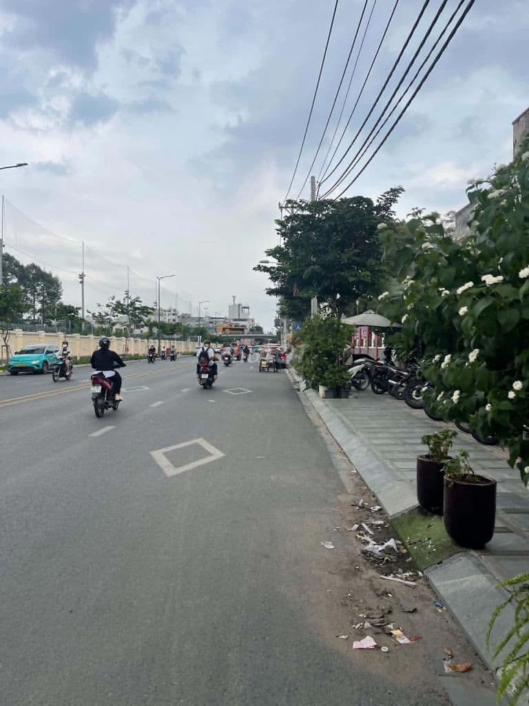 Bán nhà 72m2, 2 lầu, HBG Hoàng Hoa Thám, Tân Bình. Giá Tốt