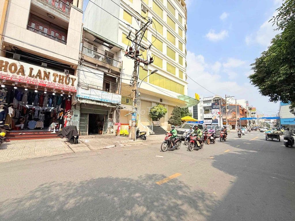 Bán Nhà 4x25m Mặt Tiền Lê Minh Xuân-Đối Diện Chợ Tân Bình-Vị Trí Đẹp