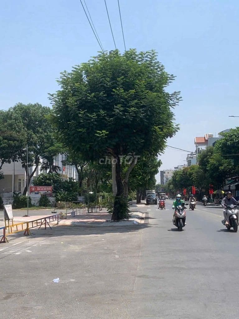 Bán Nhà Mặt Tiền Đối Diện Khu Vực Nhà Thi Đấu Thể Thao Quận 12 - Ảnh 2