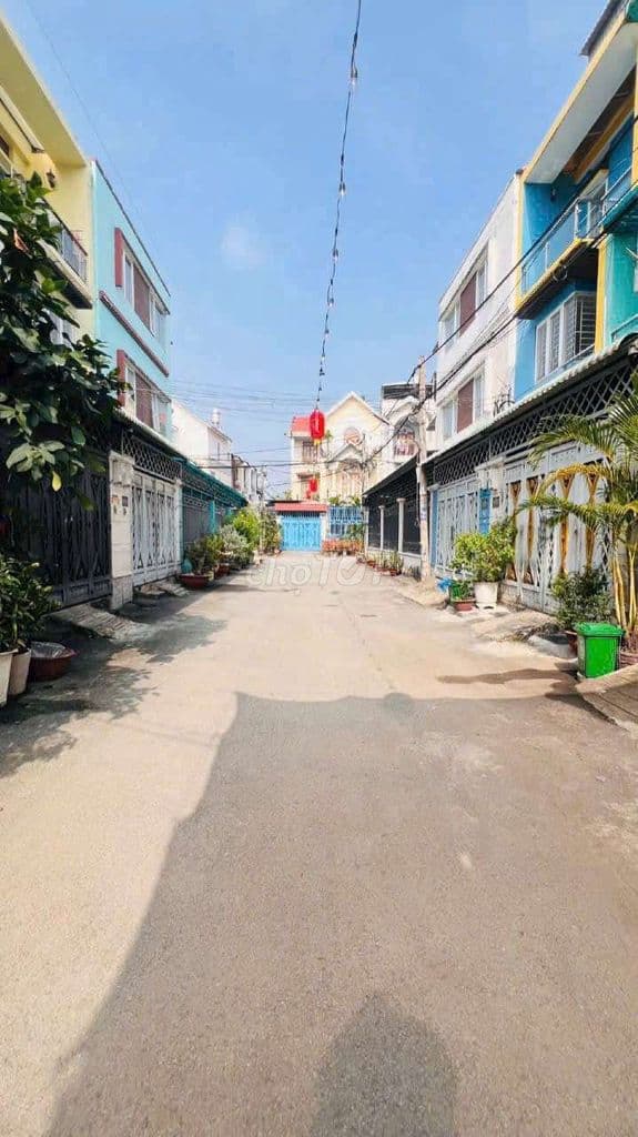 nhà mới , hem oto ,giá 5,3 tỷ - Ảnh 2