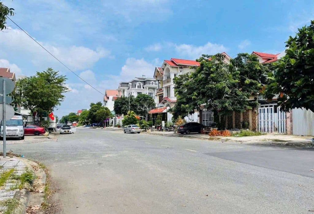 Lô đất 10m x 20m. view sông Trục Chính Khu Biệt Thự Phú Nhuận