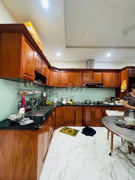 NHÀ MỚI ĐẸP GIÁ 7 TỶ NHỈN DT: 5X18 CN 85M2 4 TẦNG ST 5PN HẺM 4M GÒ DẦU