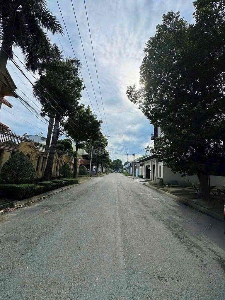 BÁN ĐẤT TẶNG NHÀ CẤP 4 - 1/ Lê Thị Riêng - Thới An - 5x26 7tỷ hơn.