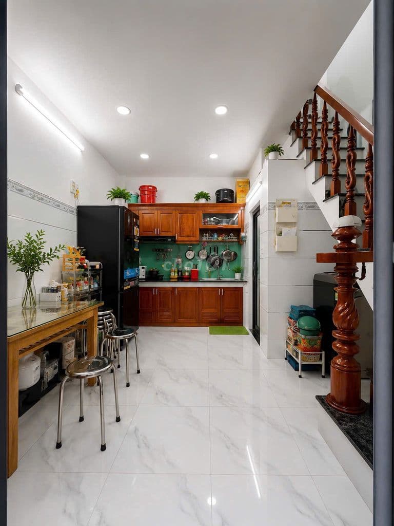 NHÀ MỚI 2 TẦNG BTCT Ở NGAY CHIẾN LƯỢC - HẺM AN NINH - SÁT HẺM XE TẢI - Ảnh 2
