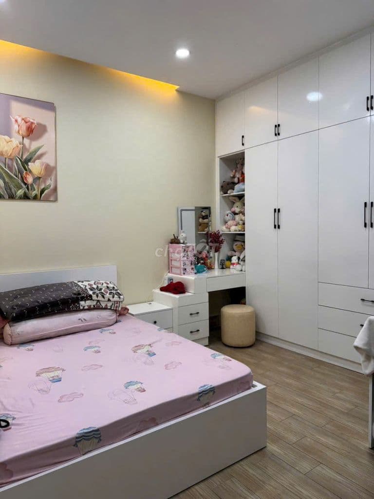 Nhà Chính Chủ Xây Ở - Mặt Tiền Đường 8M Xe Hơi Thông - Làng Hoa Gò Vấp