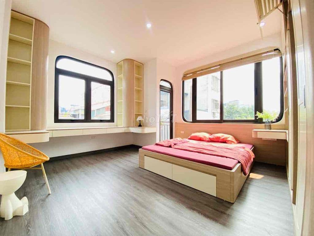 Hiếm! Cát Linh, 30m ra phố, ngõ thông, nhà xây mới, full đồ, 31m*5T