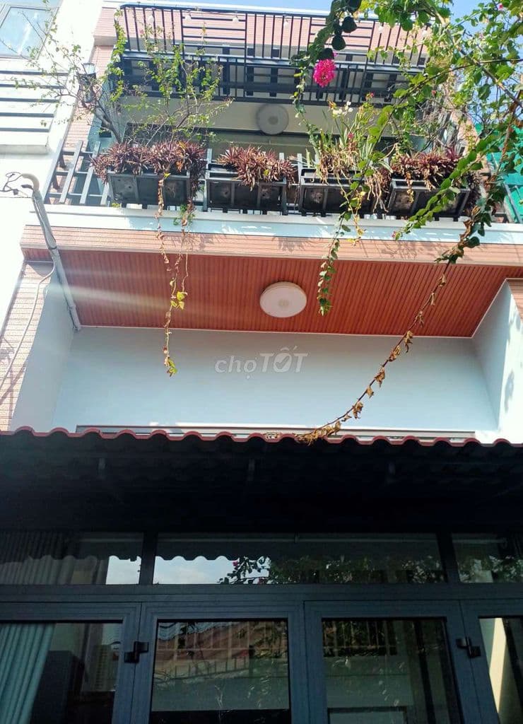 Nhà Quang Trung, 60m, 4m x 15m, nhà còn mới ở ngay, giá 5 tỷ 8.