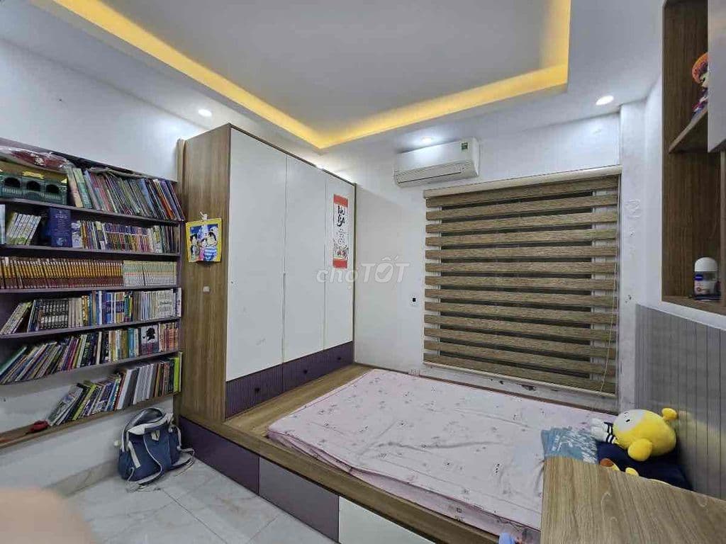 Hiếm Phố Cự Lộc, nhà đẹp ở luôn, full nội thất, cách oto tránh 20m, 36