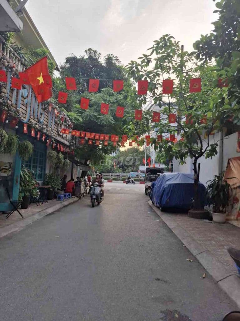Bán nhà ngõ 31 Nguyễn Chí Thanh, ô tô Tránh, vỉa hè 68m2, 5 tầng 33 ty