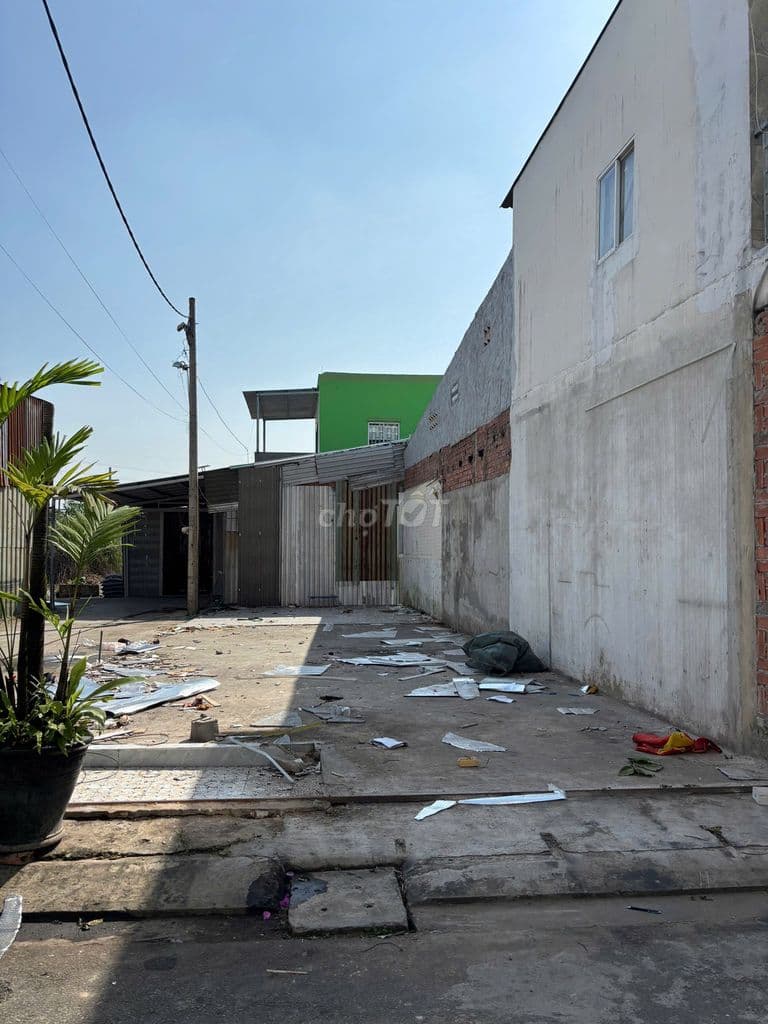 Bán 1 phần đất ở Mặt tiền hẻm đường Tây Lân , hẻm xe ô tô