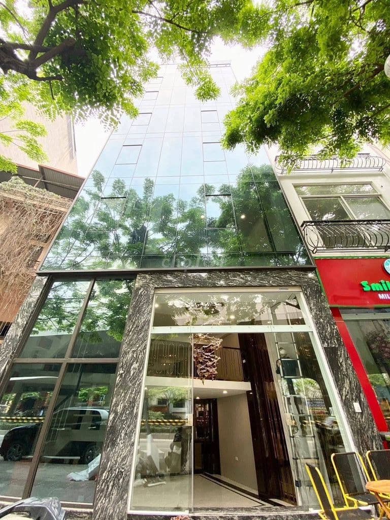 bán showroom Phạm Văn Đồng 9 tầng 35m2
