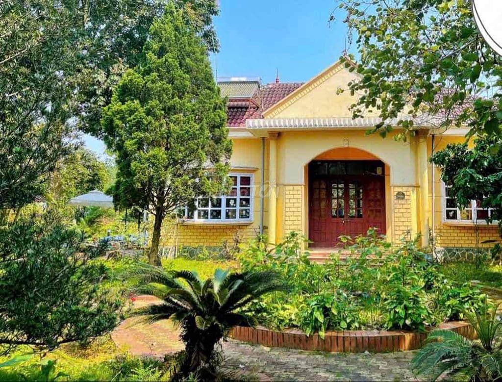 Chính chủ bán nhà vườn/villa trên diện tích đất 3000m2