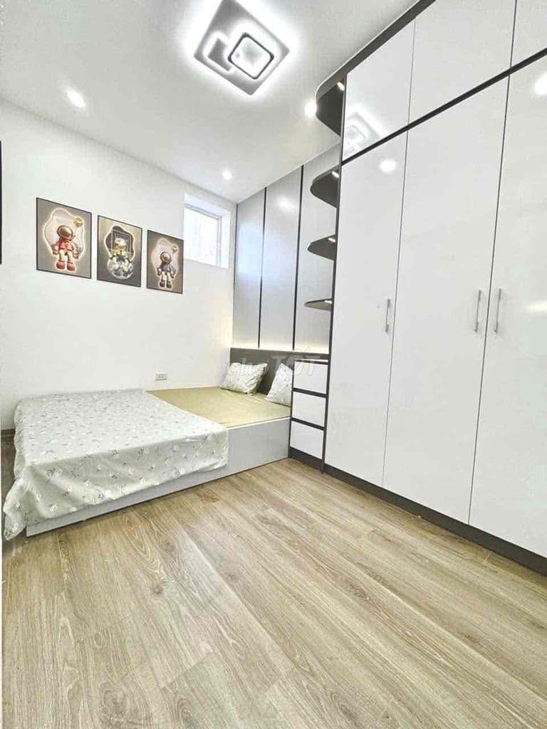 NHÀ 5 TẦNG TT THỊ TRẤN CHÚC SƠN , Ô TÔ ĐỖ CỬA , Về ở ngay - Ảnh 3