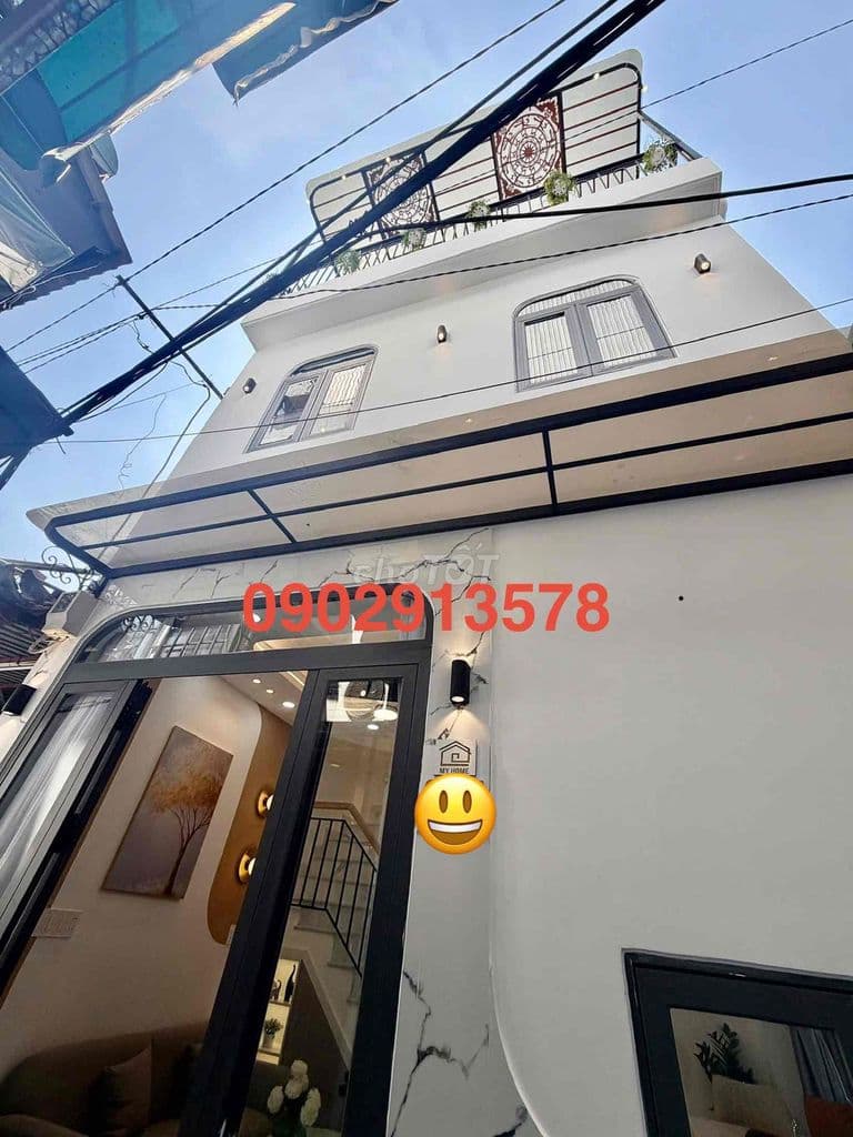 Mặt tiền thụt Lê Quang Định, 3 tầng 4,7m x 5m, 21m2 đất 2PN, 3Toilet,