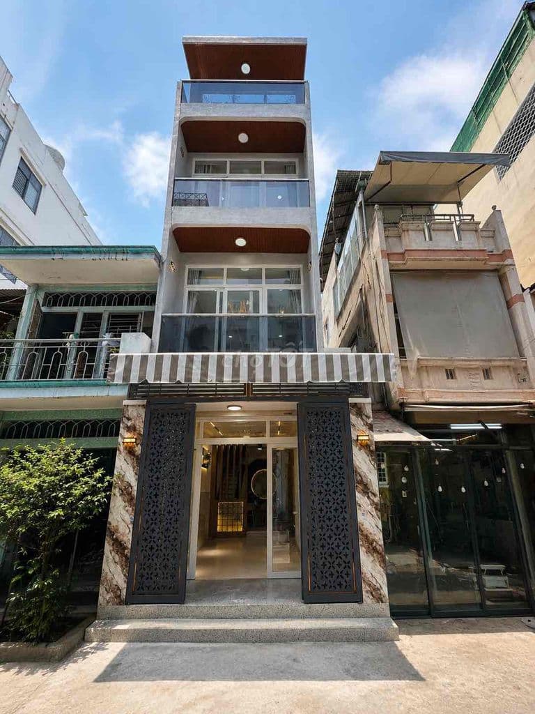 SIÊU PHẨM VÒNG XOAY LÊ ĐẠI HÀNH ĐƯỜNG 8M - Ô TÔ NGỦ NHÀ - HIỆN ĐẠI .