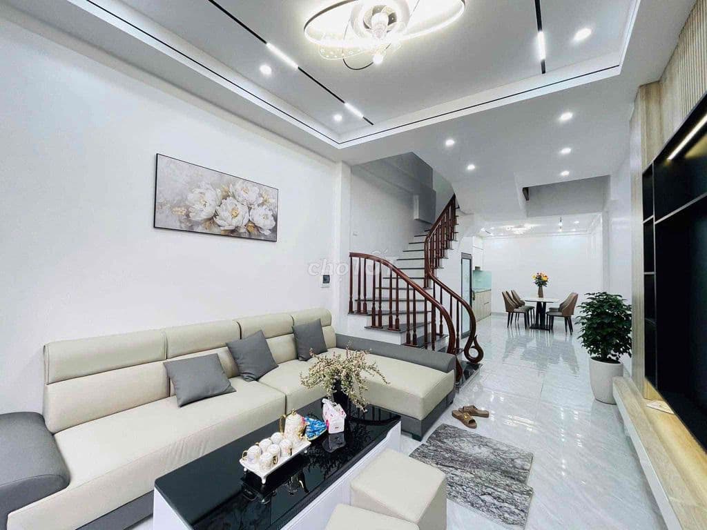 Phố vũ tông phan,45m x 5 tầng,mặt ngõ thông ô tô kinh doanh,Mt 4m,đẹp