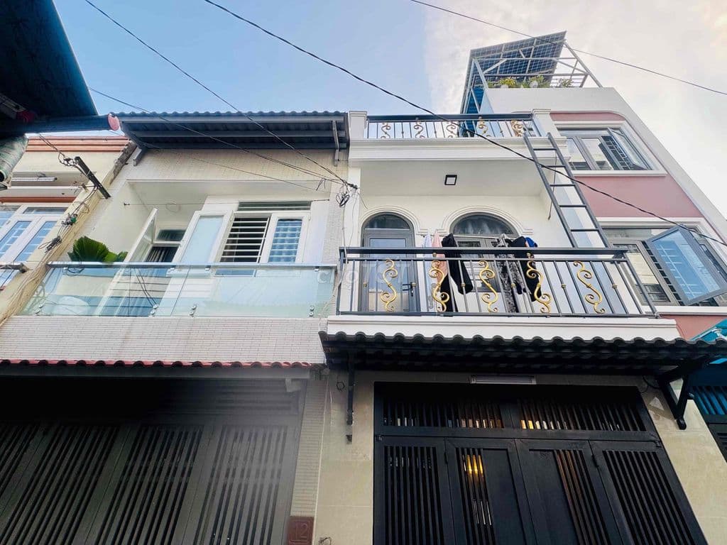 Nhà hẻm chuẩn 4m ô tô, 30m ra mặt tiền, 2 tầng 3,3x10,5 Phan Huy Ích - Ảnh 2