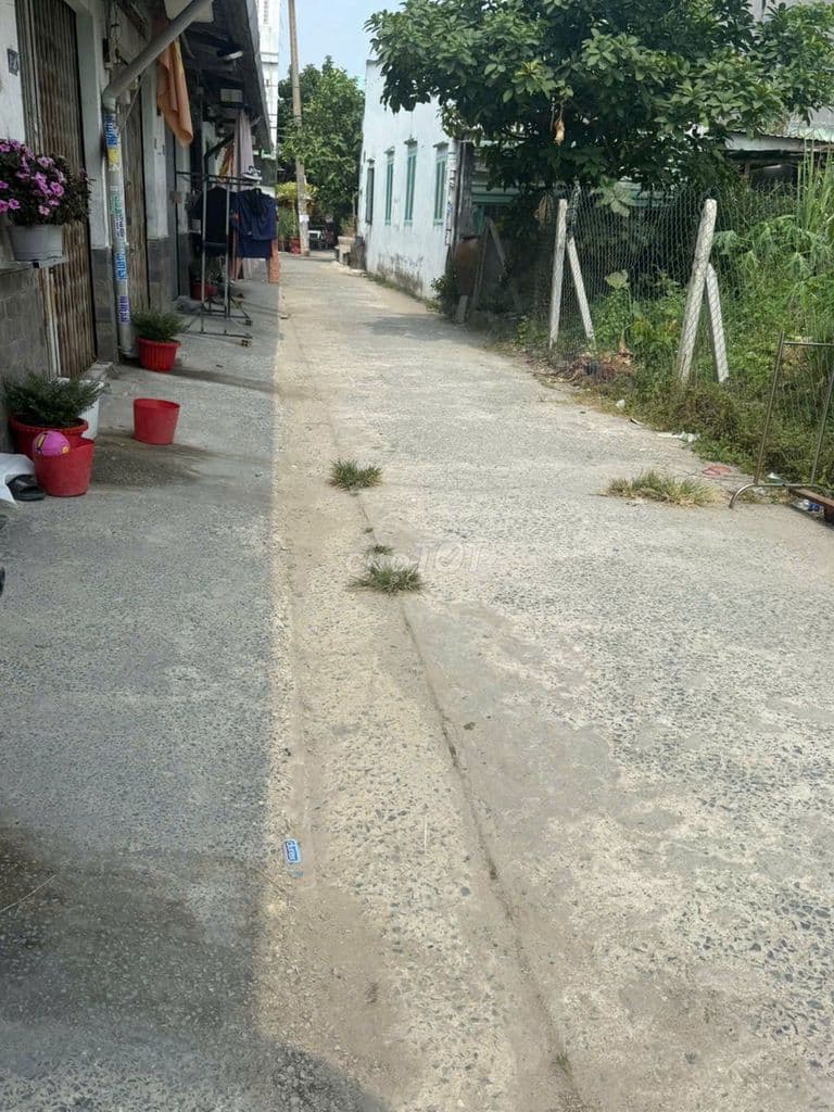 Chỉ 2,8 tỷ, lô sổ hồng riêng, full thổ, đường xe hơi thông, Q.12