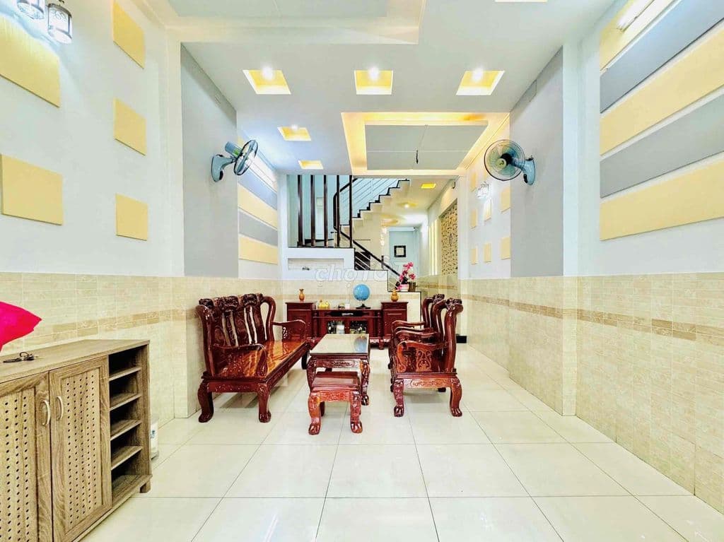 Cần bán gấp nhà Sát Tân Phú, 3 tầng, 4x17m, hẻm xe hơi, nhỉnh 6 Tỷ - Ảnh 2