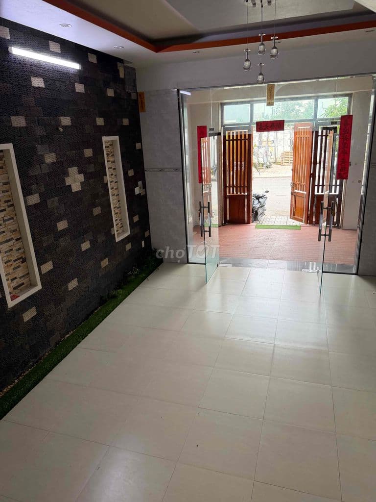 Bán nhà trệt 2 lầu , 5 pn , 5wc