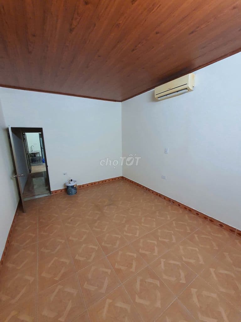 Cho thuê nhà tầng 2 - khu định công thượng