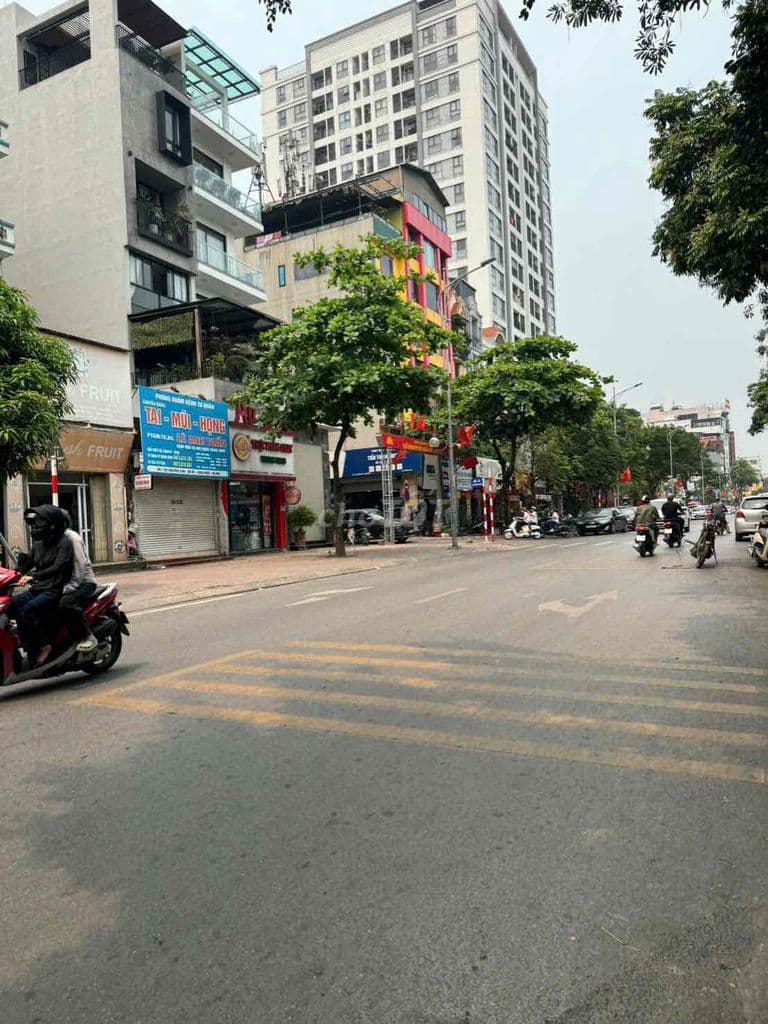 Tôi bán nhà 5 tầng thang máy, 5 ngủ, 2 khách phố Nguyễn Sơn