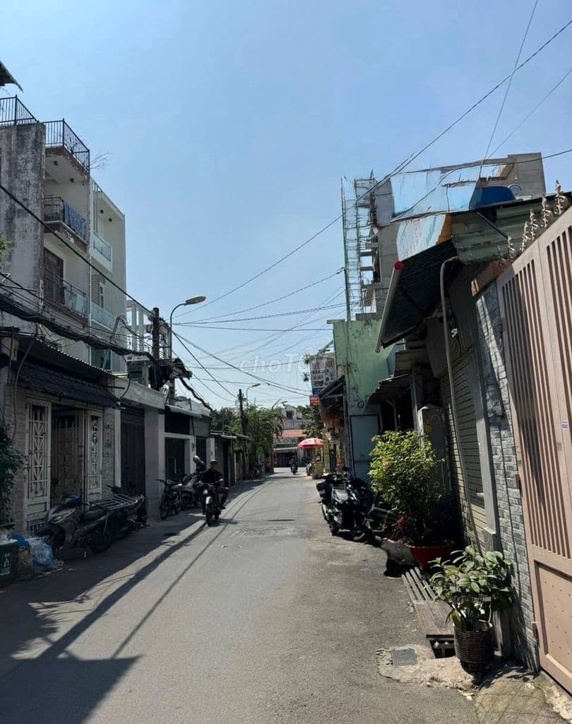 Bán nhà mặt tiền KD, gần Nguyễn Thái Sơn, 60M2, sổ vuông đẹp, 7.4 tỷTL