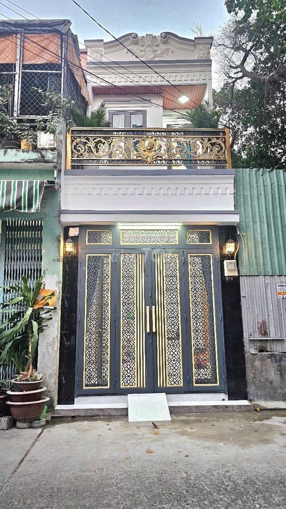 Bán gấp nhà 1trệt 1 lầu Giá 2tỷ230tr còn TL mạnh!!!