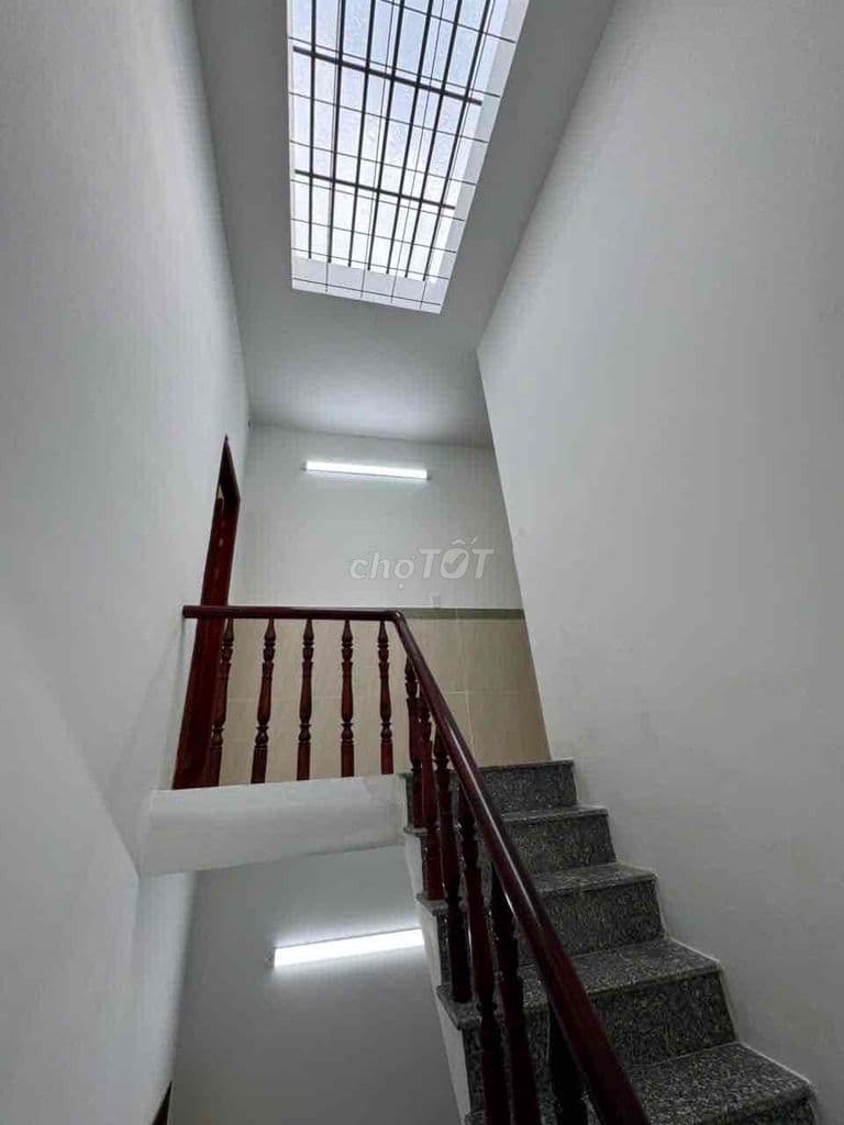 - HXH MỄ CỐC P15 Q8 / CÓ SÂN ĐỂ XE HƠI RIÊNG / KDC HIỆN HỮU - Ảnh 2