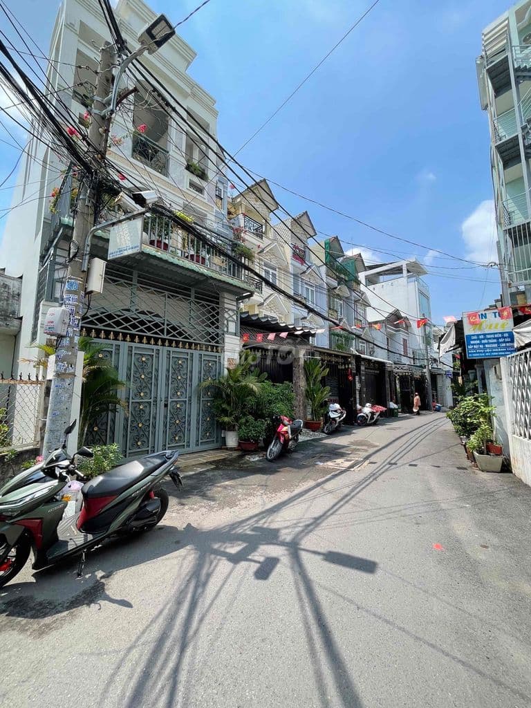 chính chủ gửi bán lô đất mặt tiền hẻm xe hơi đường 42 phường bình trưn