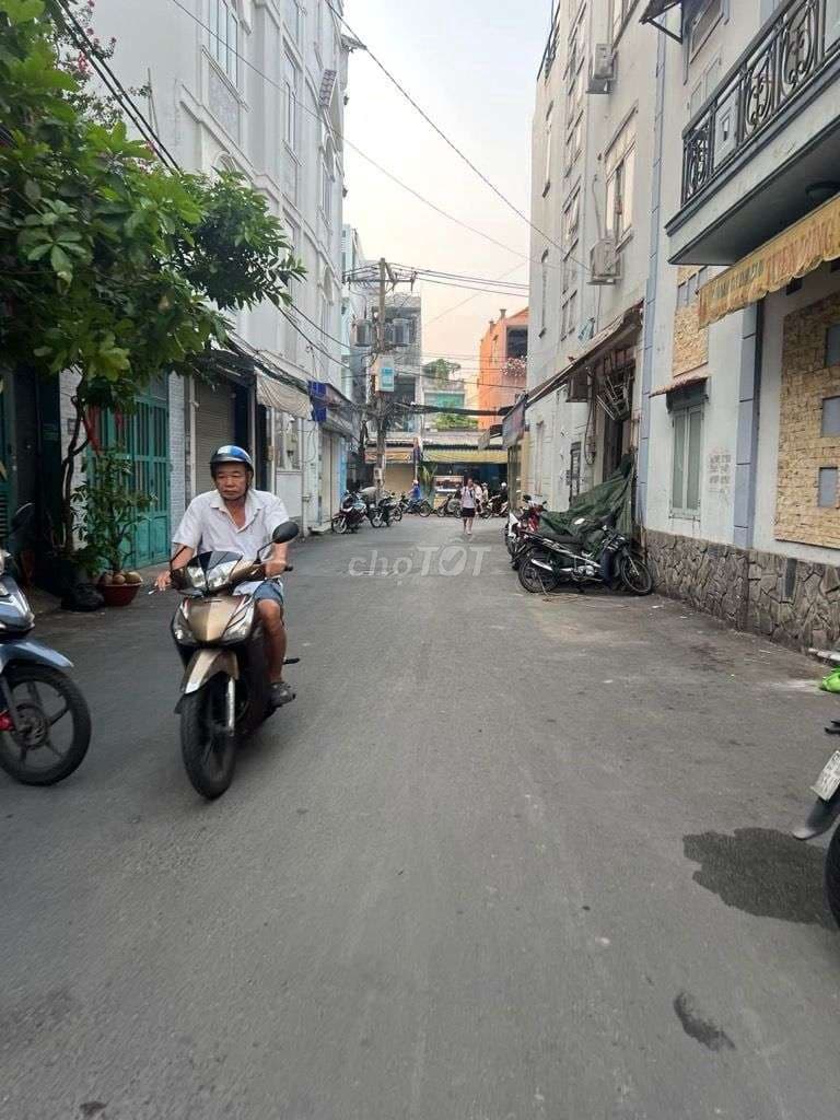 nhà sư Huỳnh Liên P 10 Tân Bình ,Ngang 4M '52M2, Giá : 4.8Tỷ