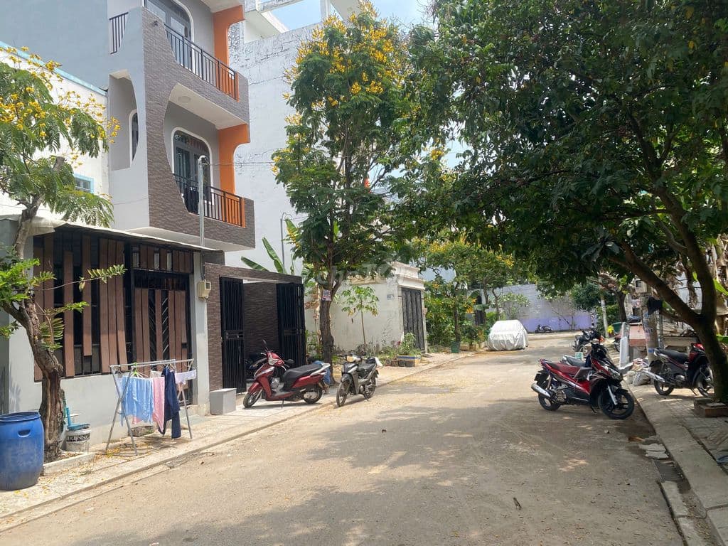 Bán đất full thổ vuông vức 56m2. Đường số 1 Long Trường giáp Q2.