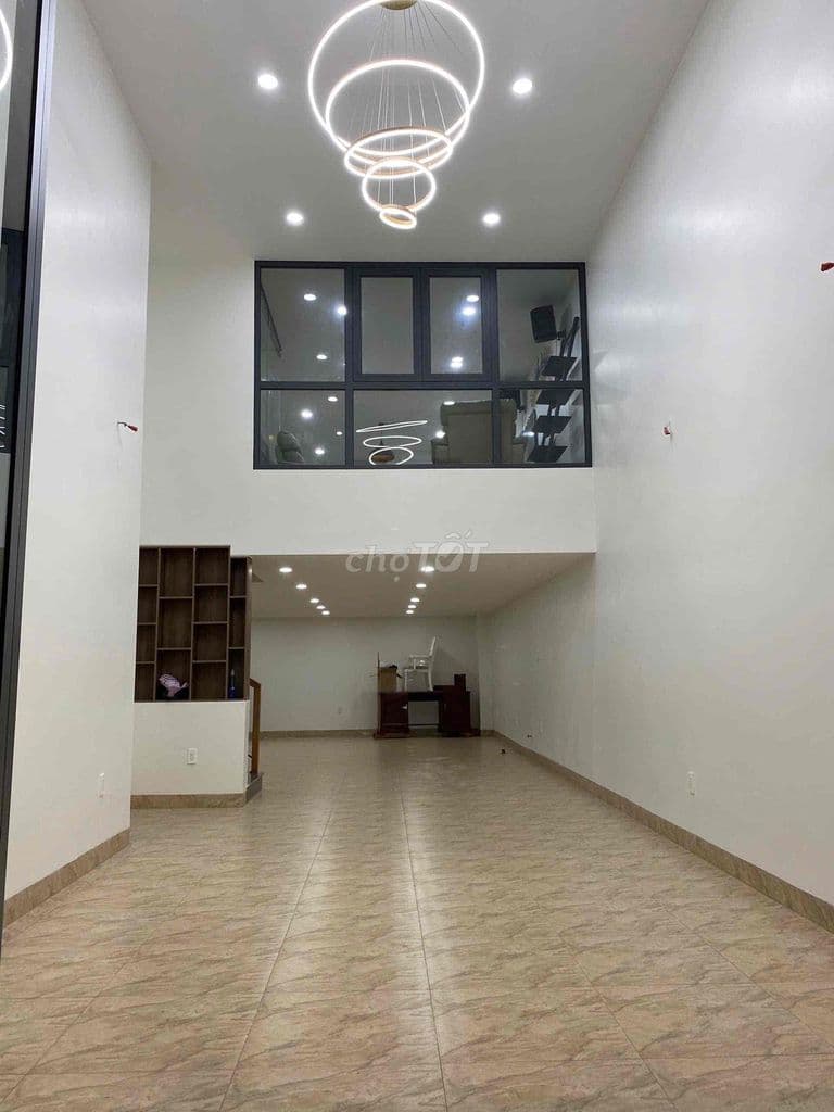 Bán nhà 3 tầng xây kiên cố đẹp xe hơi ngủ trong nha.