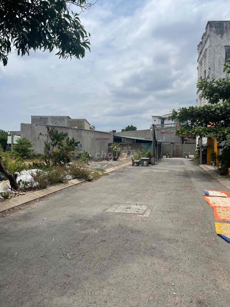 RẺ NHẤT ĐƯỜNG LÊ VĂN THỊNH, QUẬN 2, OTO ĐẬU SÂN 105M2 CHỈ 7,5TỶ