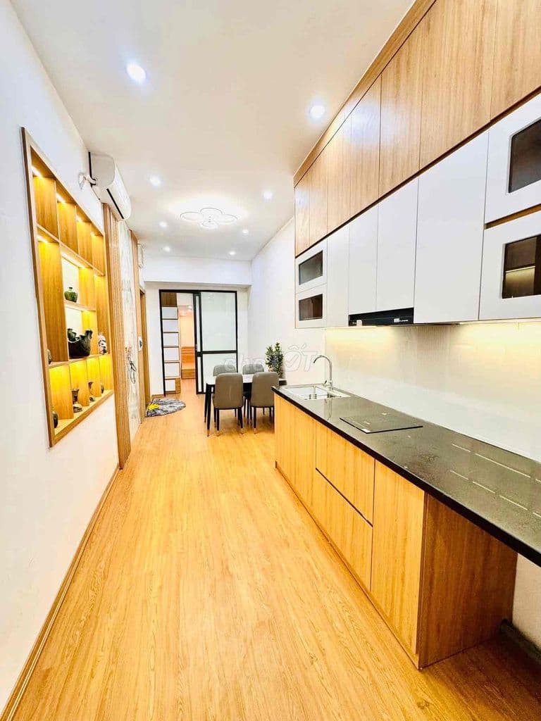 Hơn 3 tỷ có căn TT mặt phố Đại Cồ Việt-Sổ hồng-NT cao cấp-60m;3N