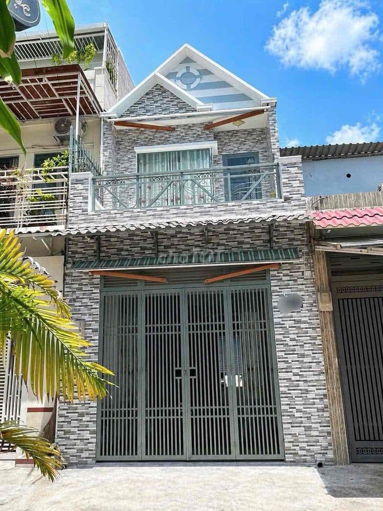 bán gấp căn nhà 2 tỷ 450 triệu đường Nguyễn hữu trí bình chánh tphcm