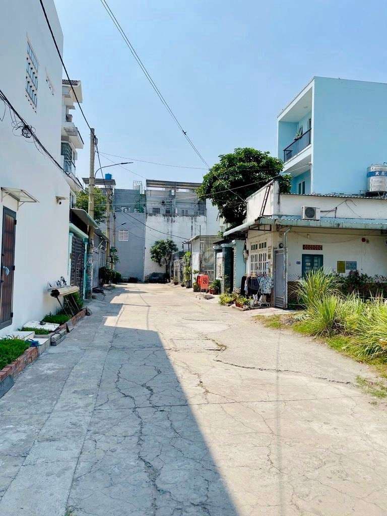 Đất TL42 THẠNH LỘC Q12 - lô góc 2 MT - hẻm ô tô- ngang 6.5m.DT102m²