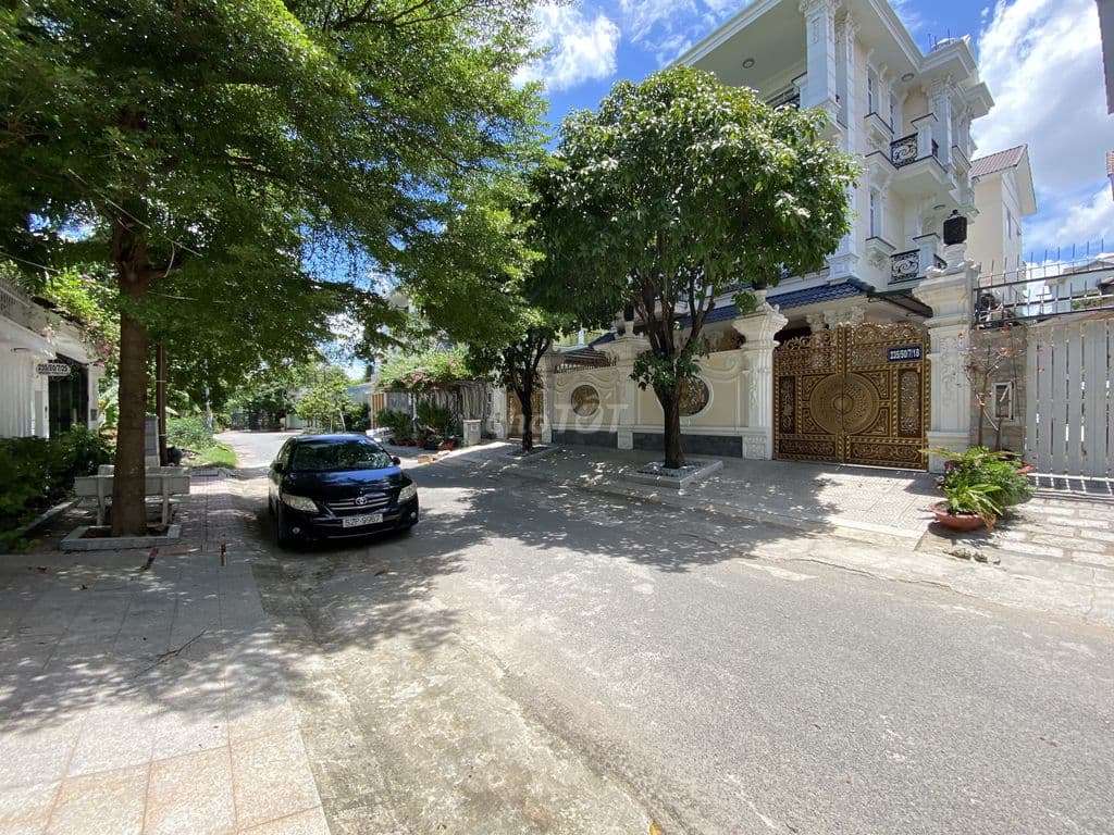 Bán biệt thự Đơn lập 3 Lầu 15x16m gần sông Sài Gòn