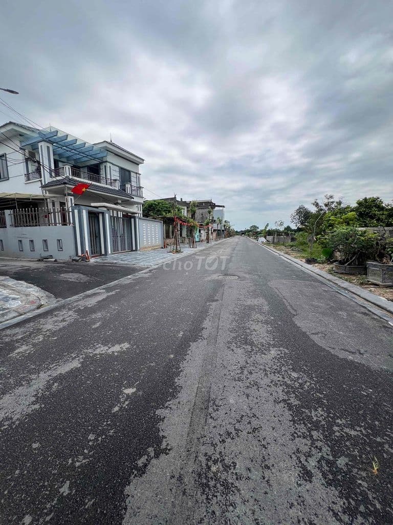 🌸 HOA HẬU LÀNG ĐẤT – 116.7m², MẶT TIỀN 8.4m, Ô TÔ VÀO TẬN ĐẤT 🌸